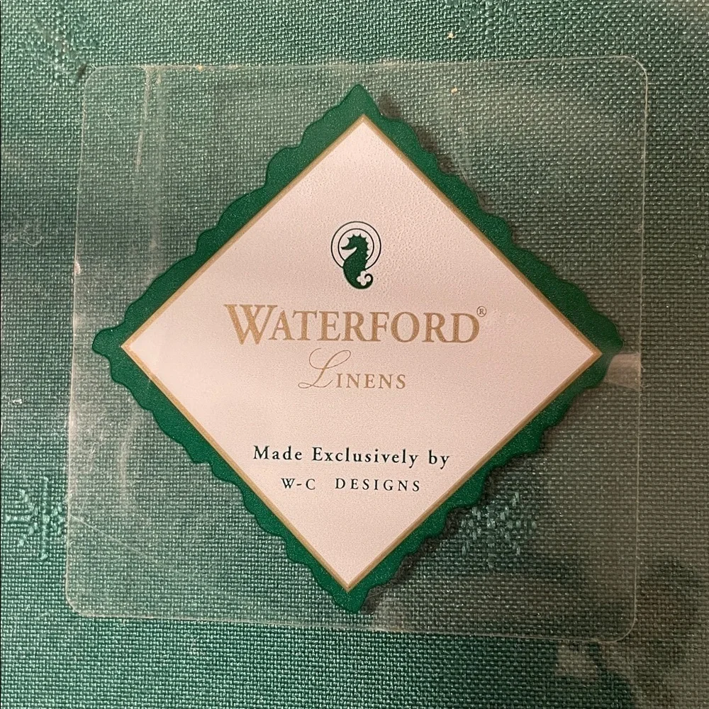 Waterford Xmas Fantasies Forest Green New Plastic Case Set 6 Linens Place Mats